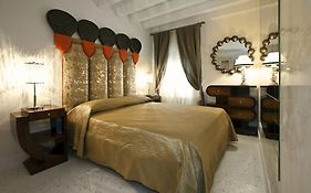 Casa Fortuny Luxury Apartment